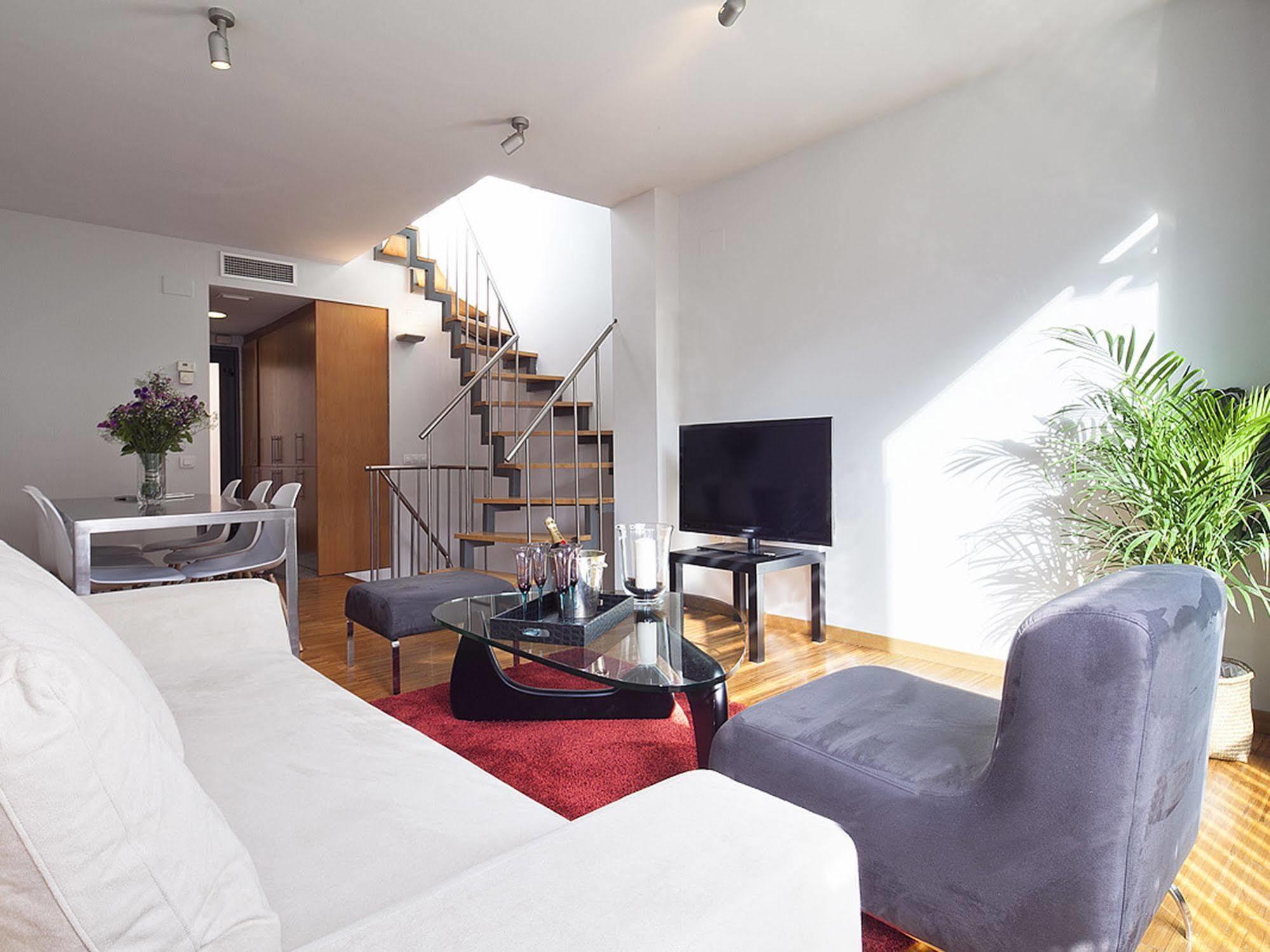My Space Barcelona Park Gueell Apartments ภายนอก รูปภาพ